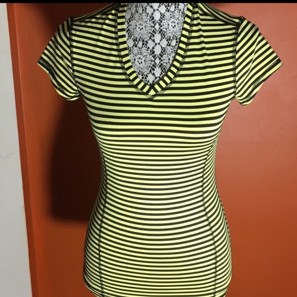 Size Xs 90° degrees by reflex workout top - Picture 2 of 16